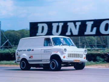  Ford Supervan i jego superfan